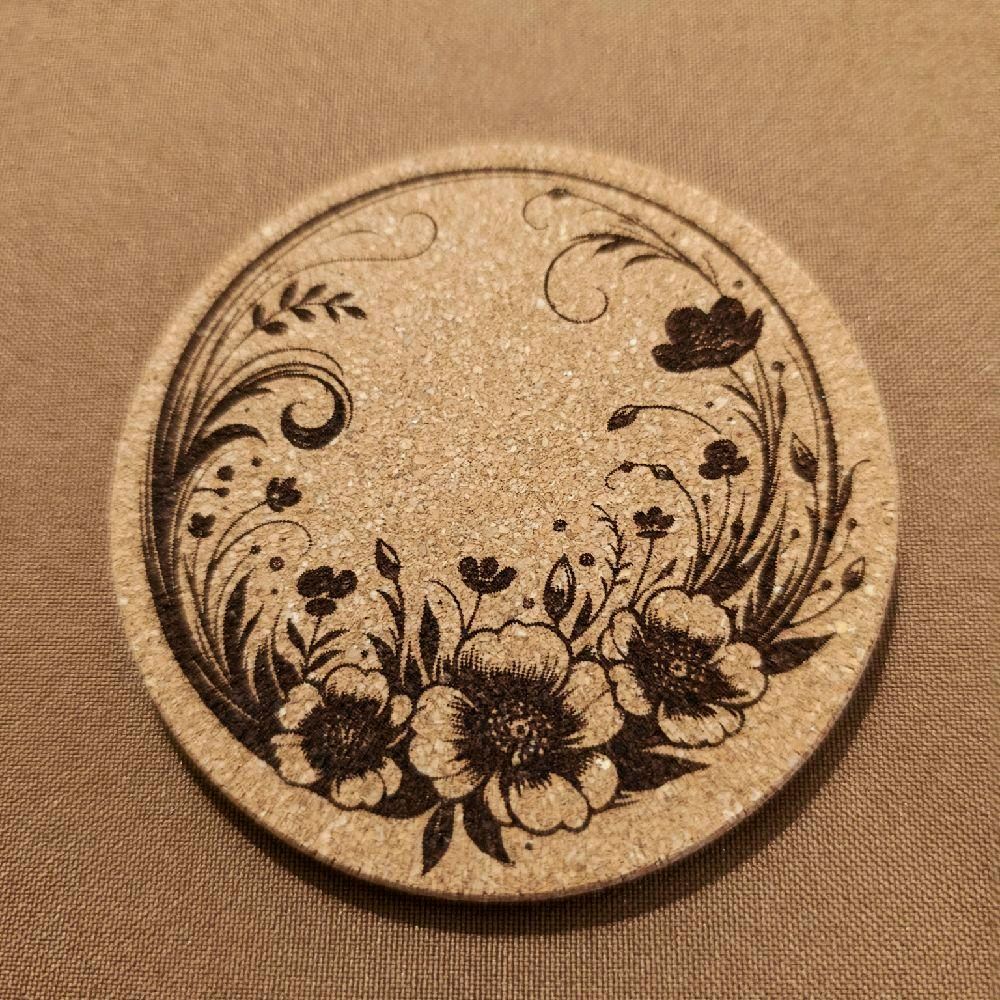 Dessous de verre gravé au laser, motif Volutes et fleurs