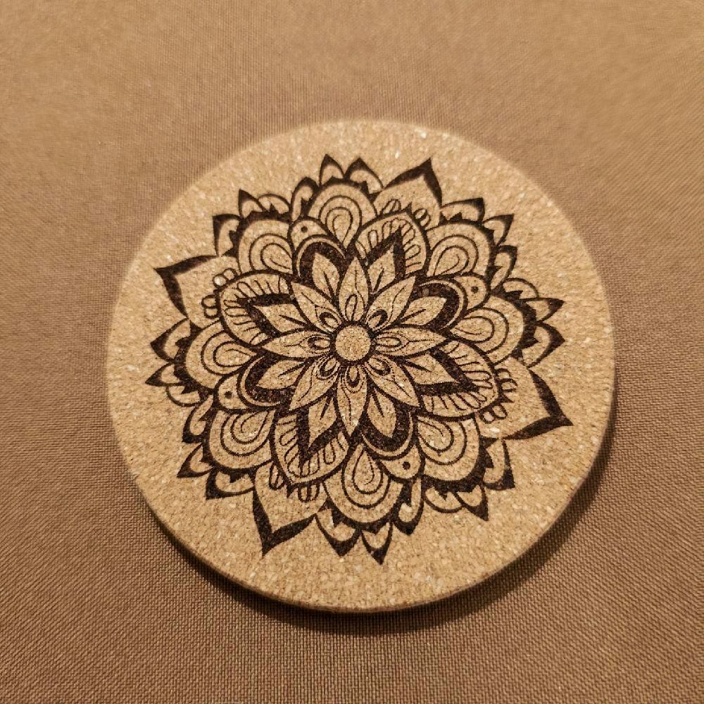 Dessous de verre gravé au laser, motif Mandala