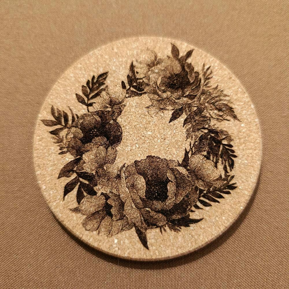 Dessous de verre gravé au laser, motif couronne Aquarelle 